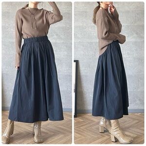 UNIQLO Volume Gather Navy Blue Maxi Midi Skirt w Pockets